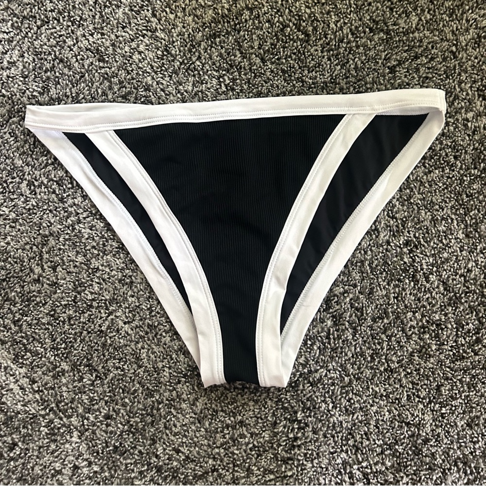 L Space bikini bottoms